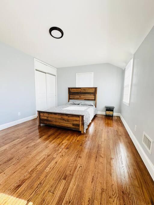Cheerful 4-Bedroom Home With Free Parking Elmont Kültér fotó